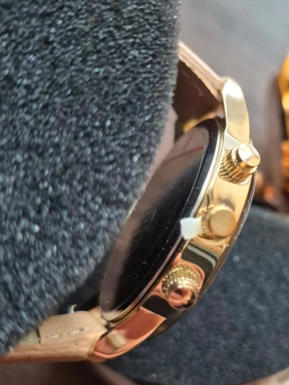Women’s Glitter-filled Center Watch 